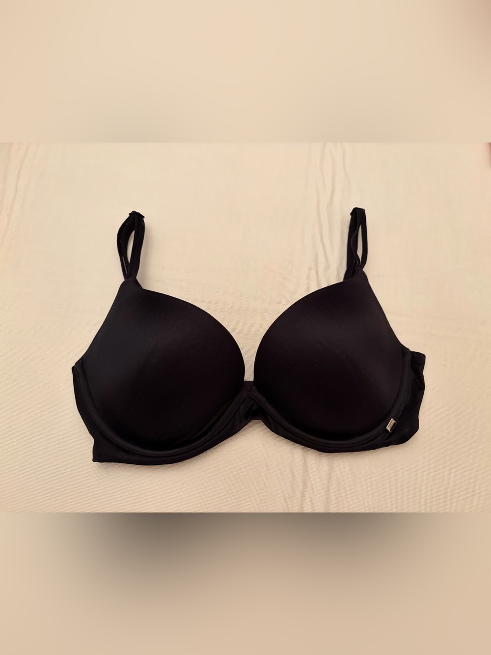 Victoria’s Secret “Very Sexy Lightly Lined Plunge” Bra - 32Dd